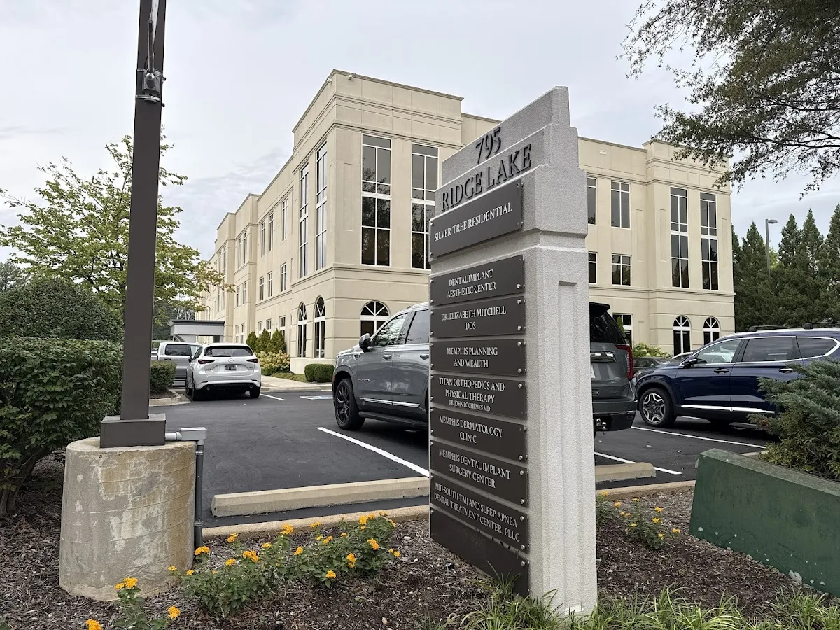 Dental Implant Aesthetic Center