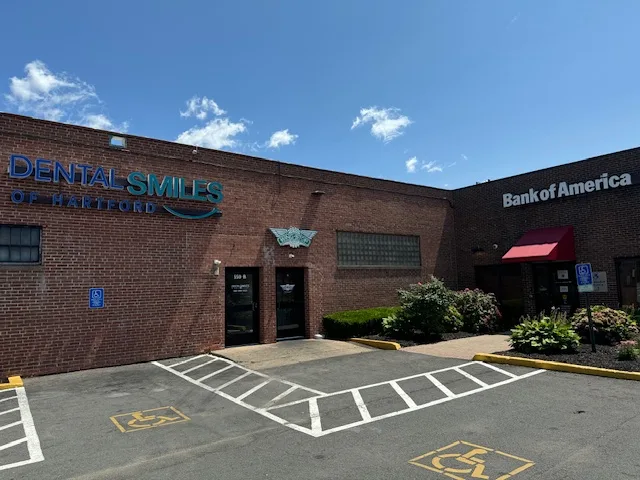 Dentist in Hartford | Gorgeous Smiles Dental | Emergency and Cosmetic Dentistry — photo 1