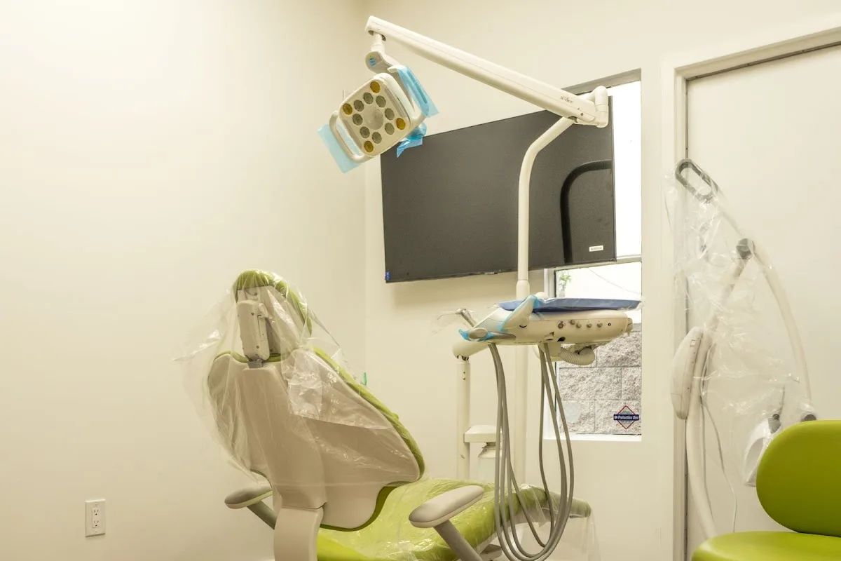 Dentist of Long Beach Dental Office of Dr.Hamid Barkhordar — photo 2