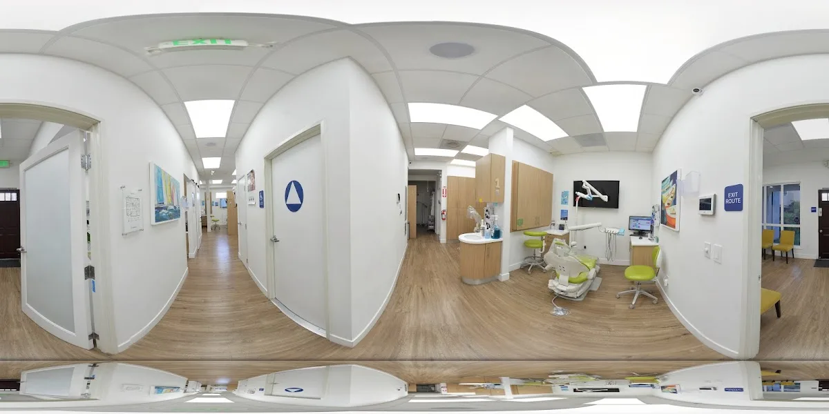 Dentist of Long Beach Dental Office of Dr.Hamid Barkhordar — photo 4