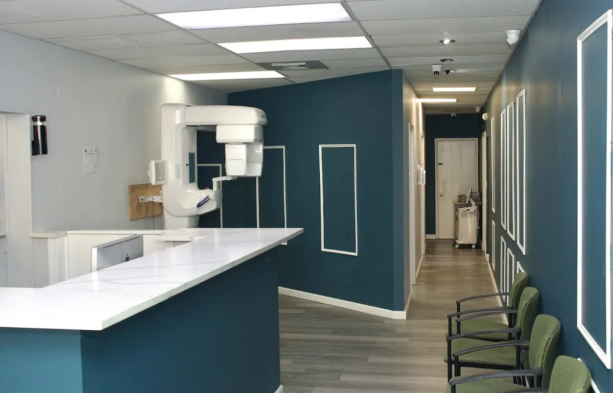 Divine Smiles — photo 1