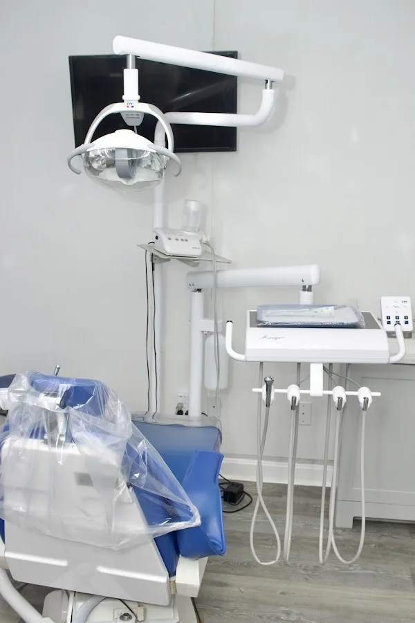 Divine Smiles — photo 2