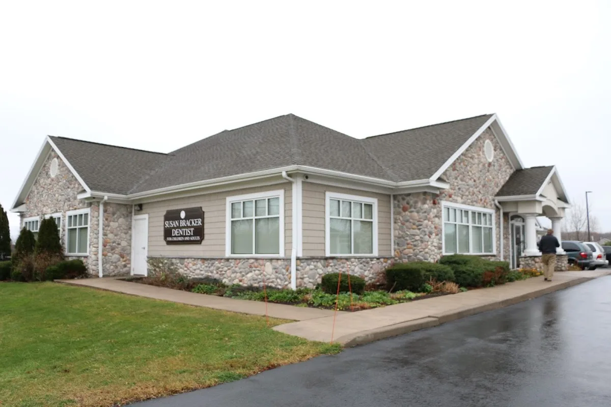 Dr. Susan Bracker, DDS — photo 1