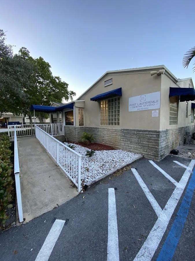 Fort Lauderdale Dental Studio: cosmetic and implant dentistry