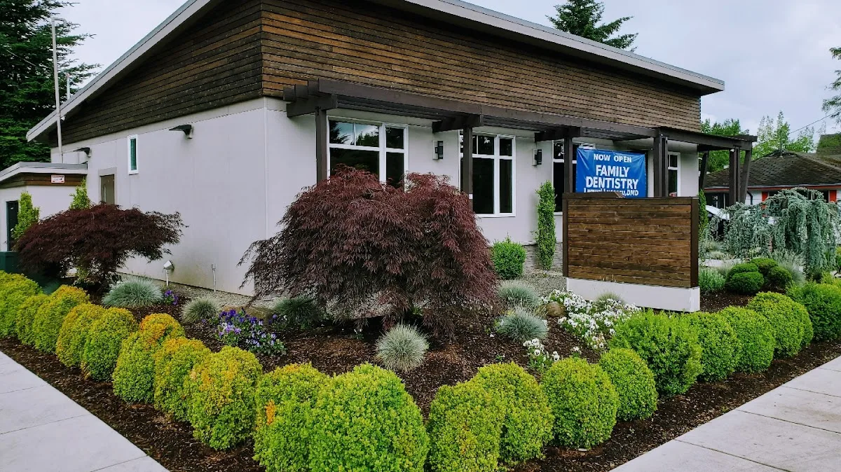 Lamuel Lucescu DMD, Family and Cosmetic Dentistry