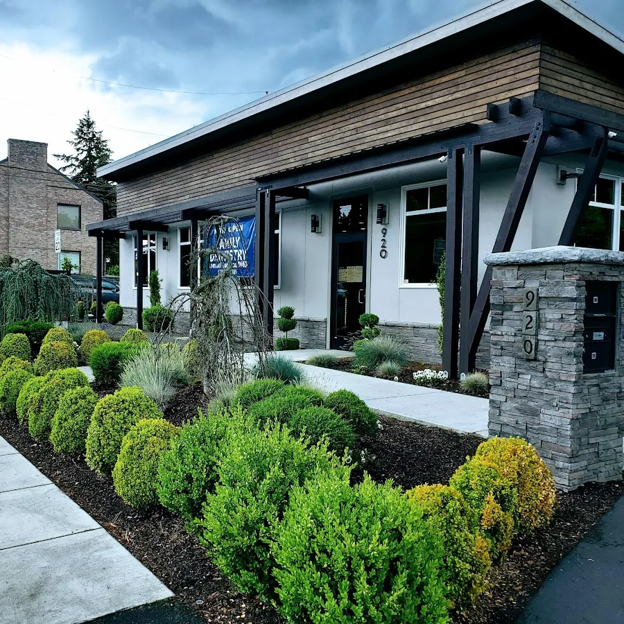 Lamuel Lucescu DMD, Family and Cosmetic Dentistry — photo 2