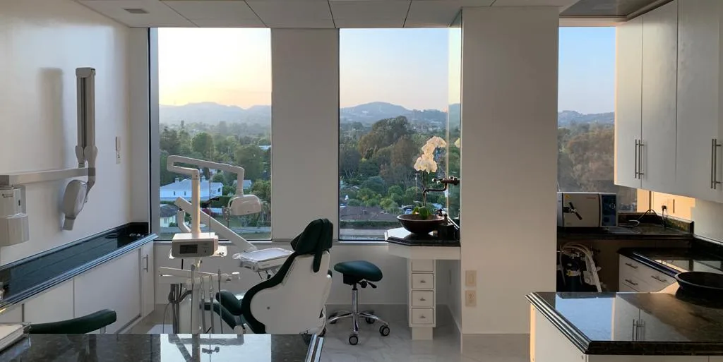 Luxe Dental Cosmetics — photo 1