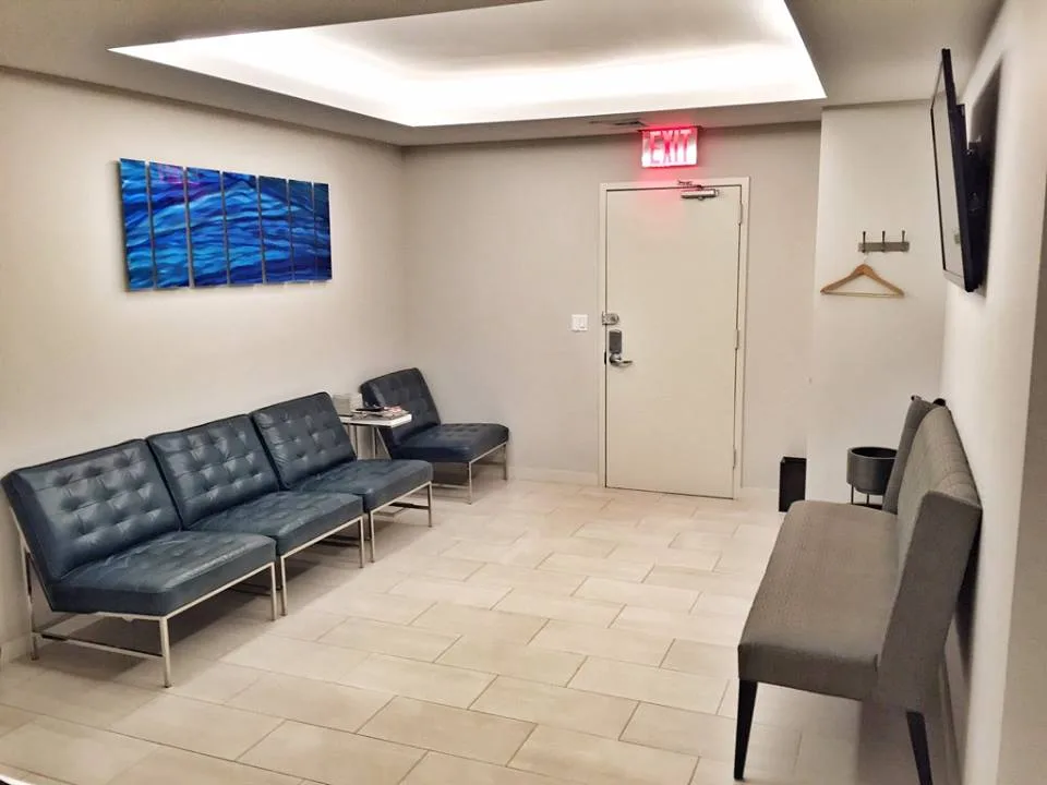 Dental care consultation setting for patients discussing treatment options