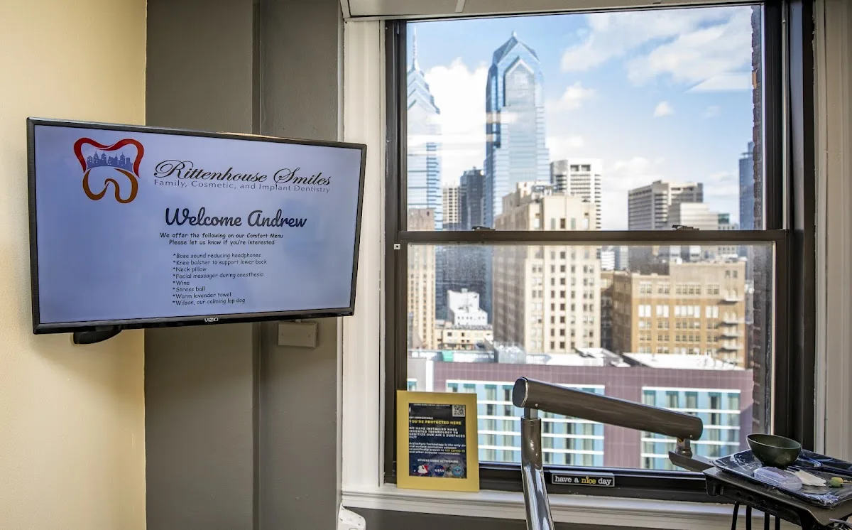 Rittenhouse Smiles — photo 2