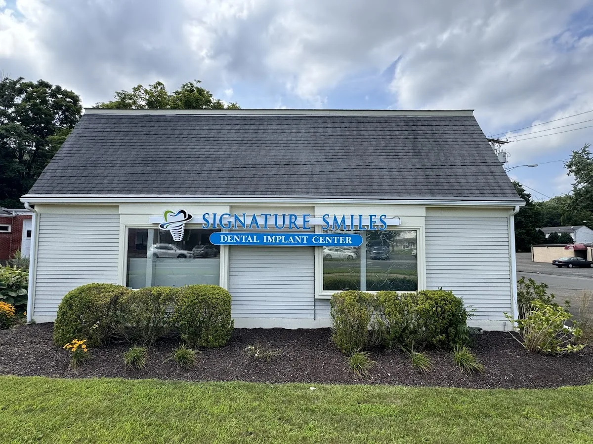 Signature Smiles Dental Implants and Cosmetic Dentistry — photo 2