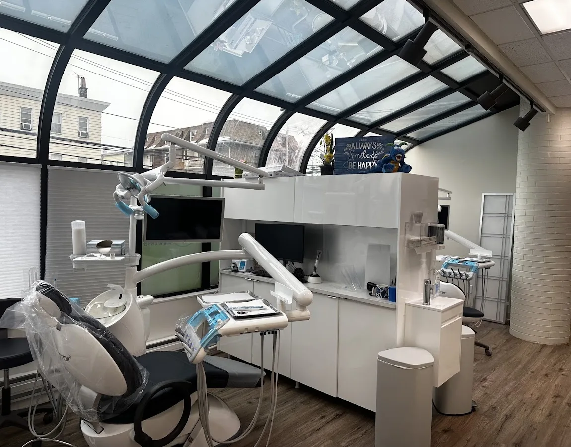 SMILE DENTAL CENTER (Dr. Vanessa / Christine Kyritsis) — photo 2