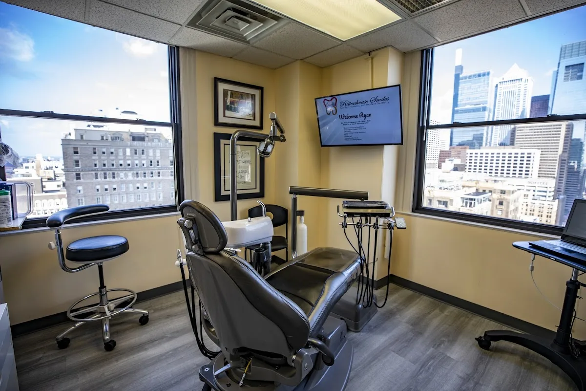 Smiles at Rittenhouse Square — photo 3