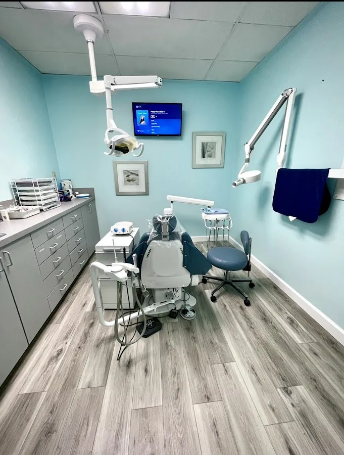 Smiles in Style — photo 1