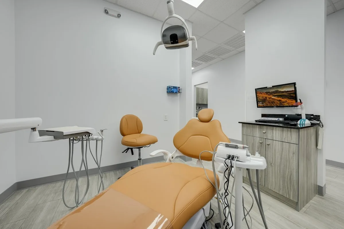 Sonria Dentista of Arlington- Dental Implants and Braces — photo 1