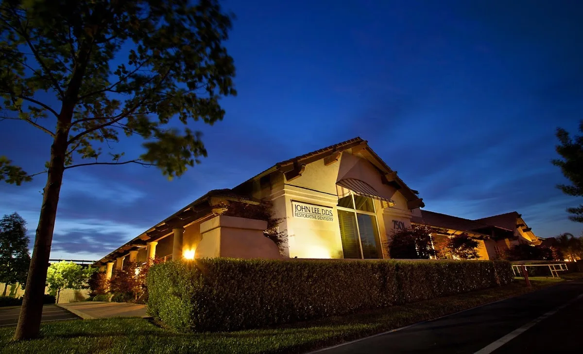 Treva Diane Lee, DDS, MAGD FICOI — photo 4